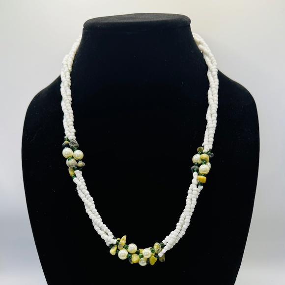 White Seed Bead With Green Stone And Pearl Necklace - Picture 1 of 6